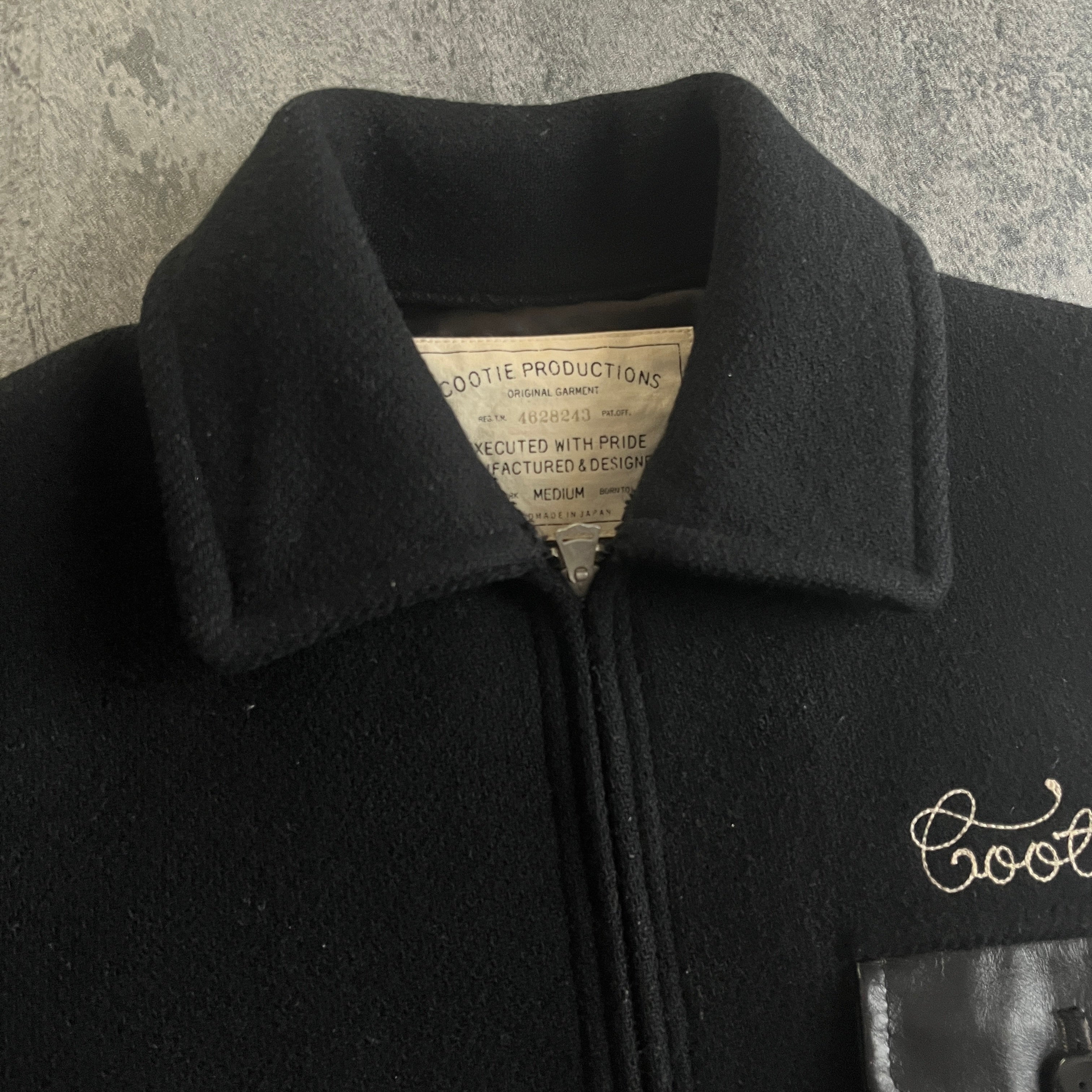 COOTIE 日本製ブラック ロゴ刺繍 レザー切替 ショート丈ジャケット
