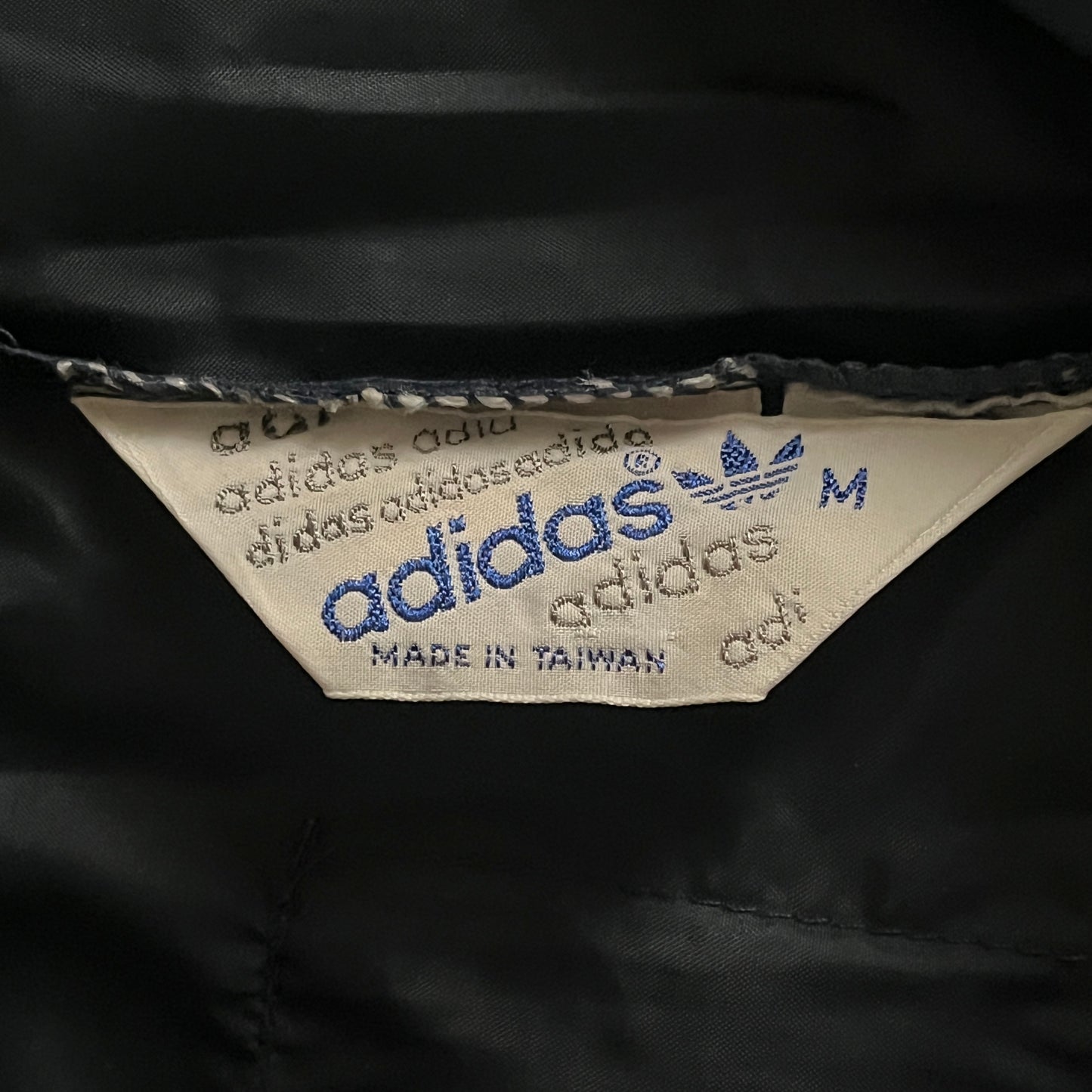 adidas ネイビー ホワイトライン ナイロンパンツ